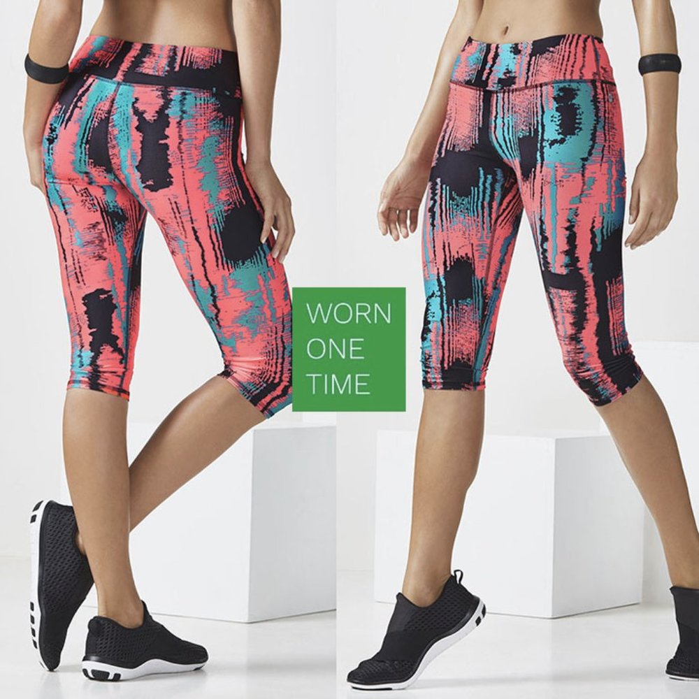Fabletics Salar Crop in Heat Wave Print Size L